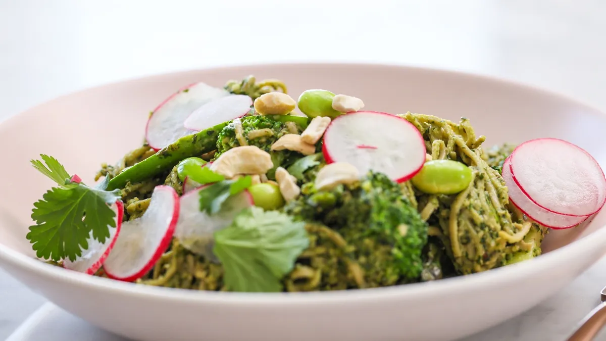 Edamame soybean noodles with grilled vegetables