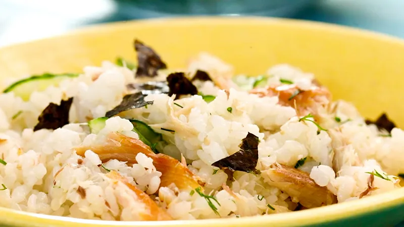 Smoked mackerel mixed rice